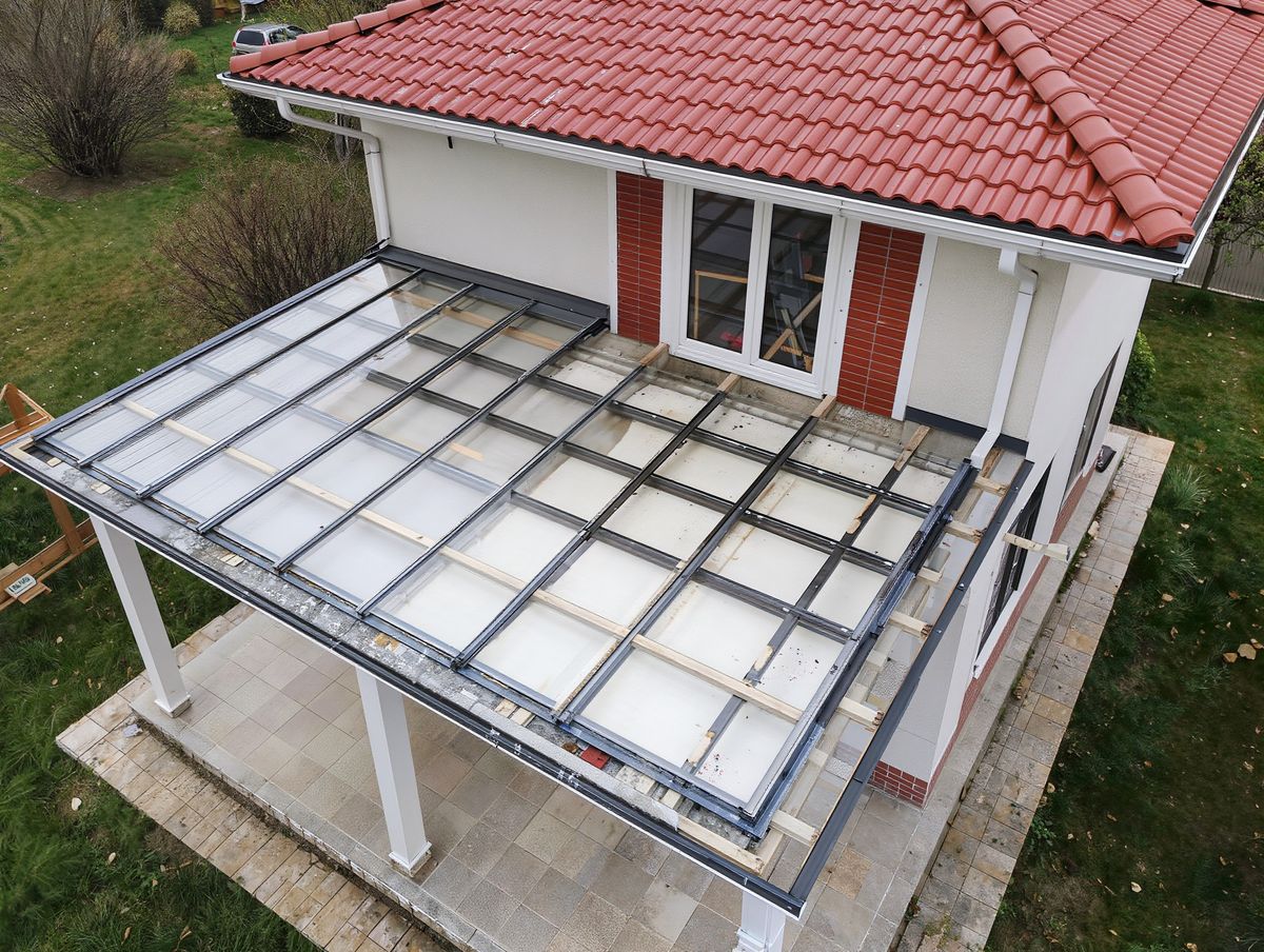 Polikarbonat ve Cam Çatı